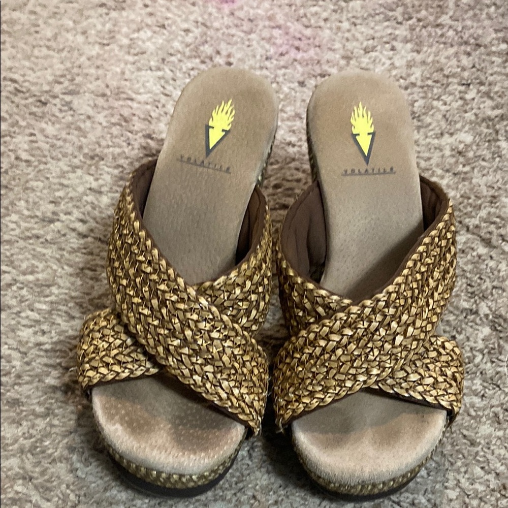 Volatile Spartina 449 Women's Gold Woven Sandals